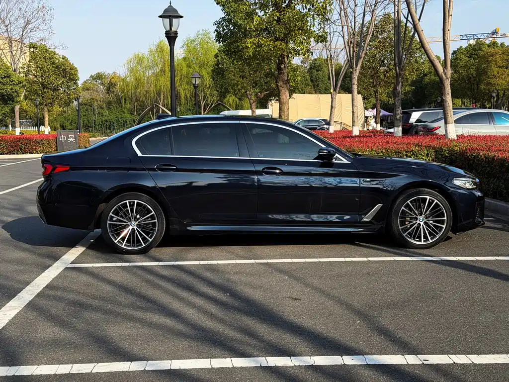 BMW BMW 5 Series 2021 530Li Leading Model M Sport Package 2021 - thumbnail 4
