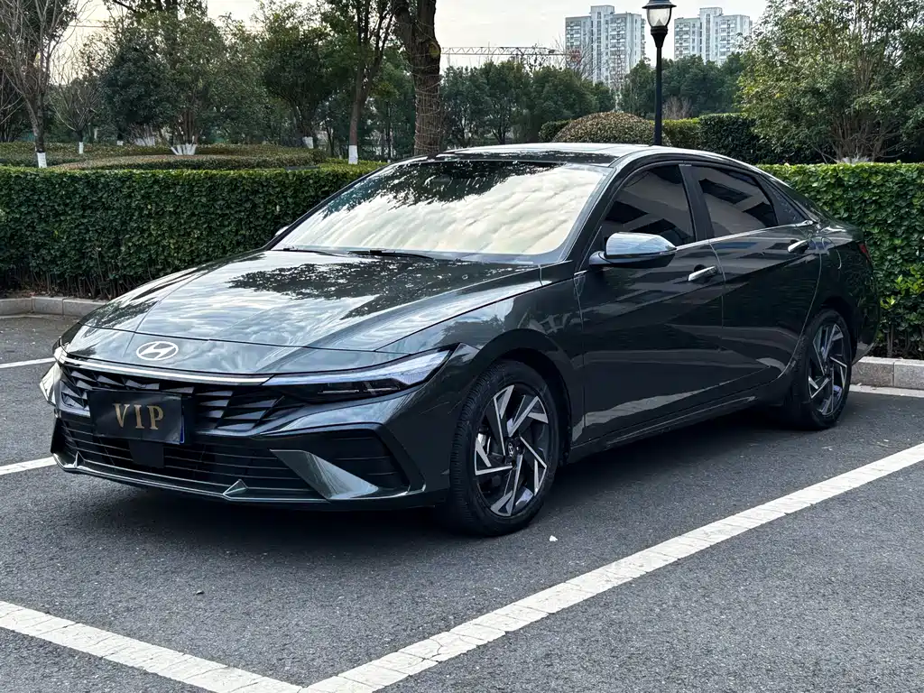 Hyundai Hyundai Elantra 2023 1.5L CVT LUX Premium Edition 2024 - thumbnail 2