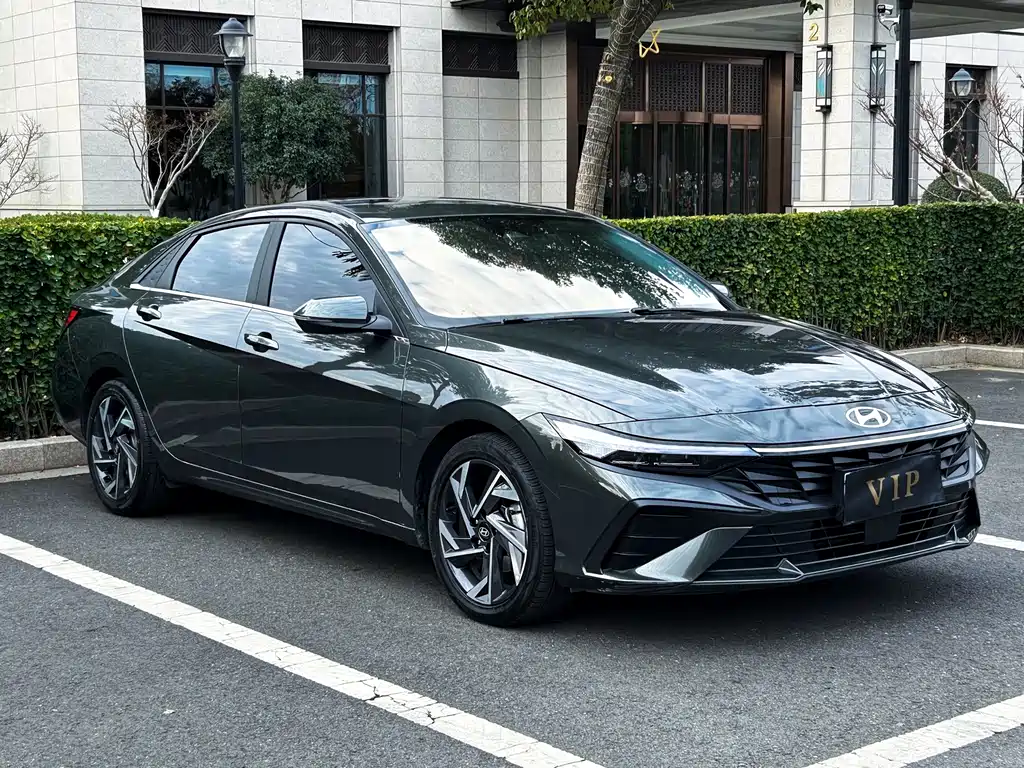 Hyundai Hyundai Elantra 2023 1.5L CVT LUX Premium Edition 2024 - thumbnail 3