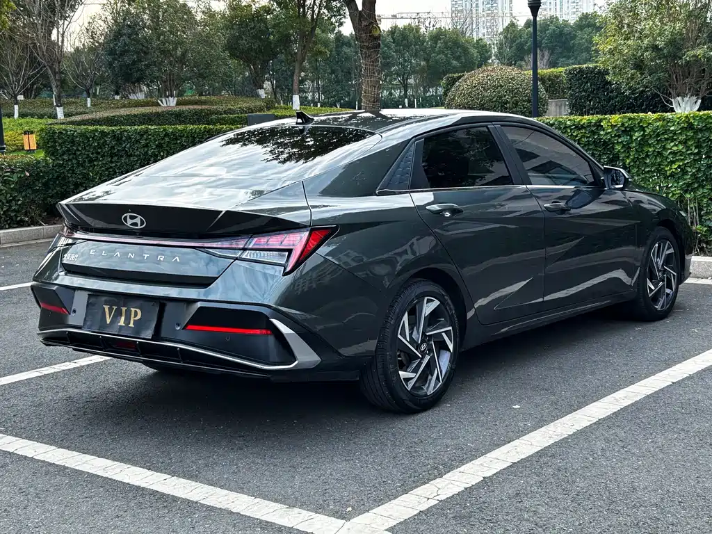 Hyundai Hyundai Elantra 2023 1.5L CVT LUX Premium Edition 2024 - thumbnail 5