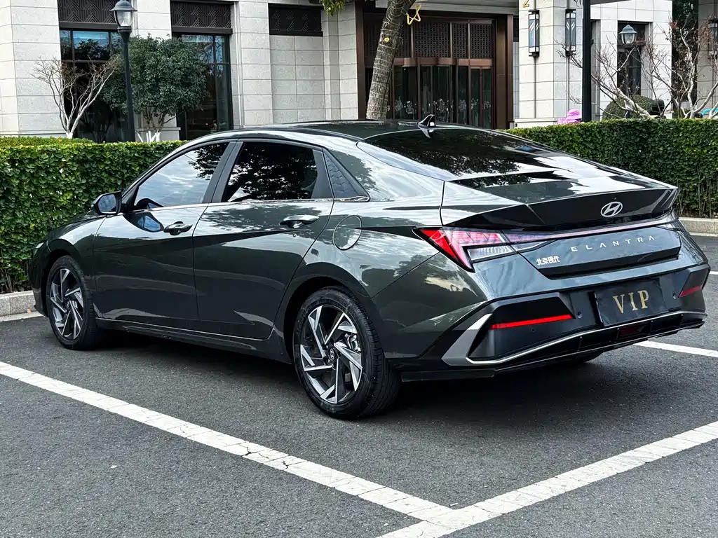 Hyundai Hyundai Elantra 2023 1.5L CVT LUX Premium Edition 2024 - thumbnail 6