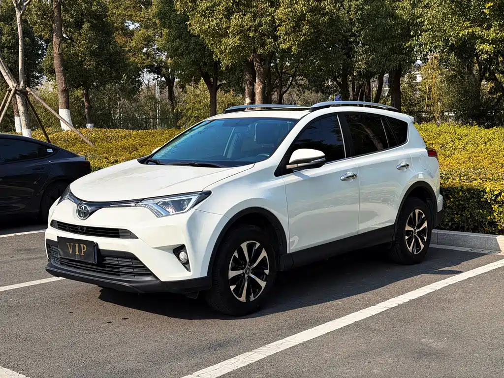 Toyota RAV4 2018 2.0L CVT 2WD Fashion X Edition 2019 - thumbnail 2