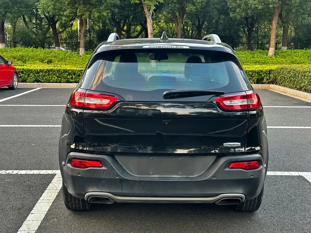 Jeep Chrysler Cherokee 2016 2.4L Professional Intelligent Edition 2016 - thumbnail 6