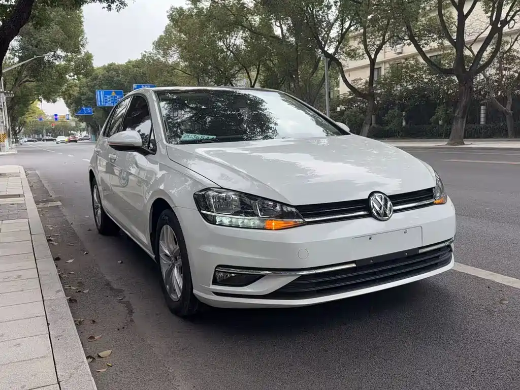 Volkswagen Volkswagen Golf 2014 1.6L Automatic Comfort Model 2015 - thumbnail 2