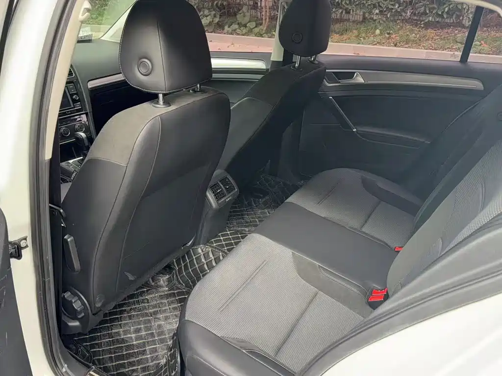 Volkswagen Volkswagen Golf 2014 1.6L Automatic Comfort Model 2015 - thumbnail 4