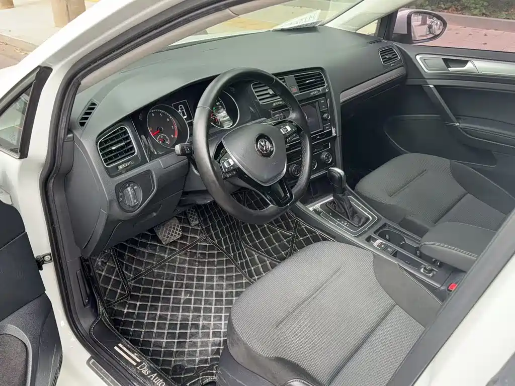 Volkswagen Volkswagen Golf 2014 1.6L Automatic Comfort Model 2015 - thumbnail 5