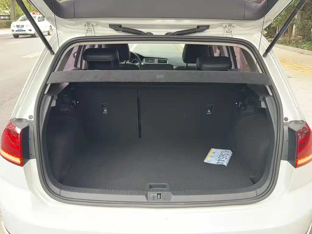 Volkswagen Volkswagen Golf 2014 1.6L Automatic Comfort Model 2015 - thumbnail 8
