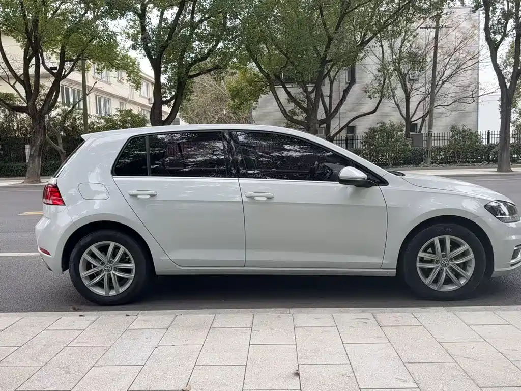 Volkswagen Volkswagen Golf 2014 1.6L Automatic Comfort Model 2015 - thumbnail 10