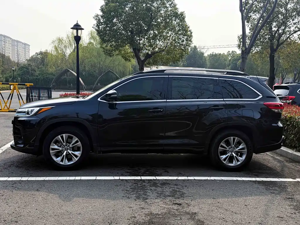 Toyota Toyota Highlander 2018 2.0T AWD Premium Edition 7-seater China V 2019 - thumbnail 4