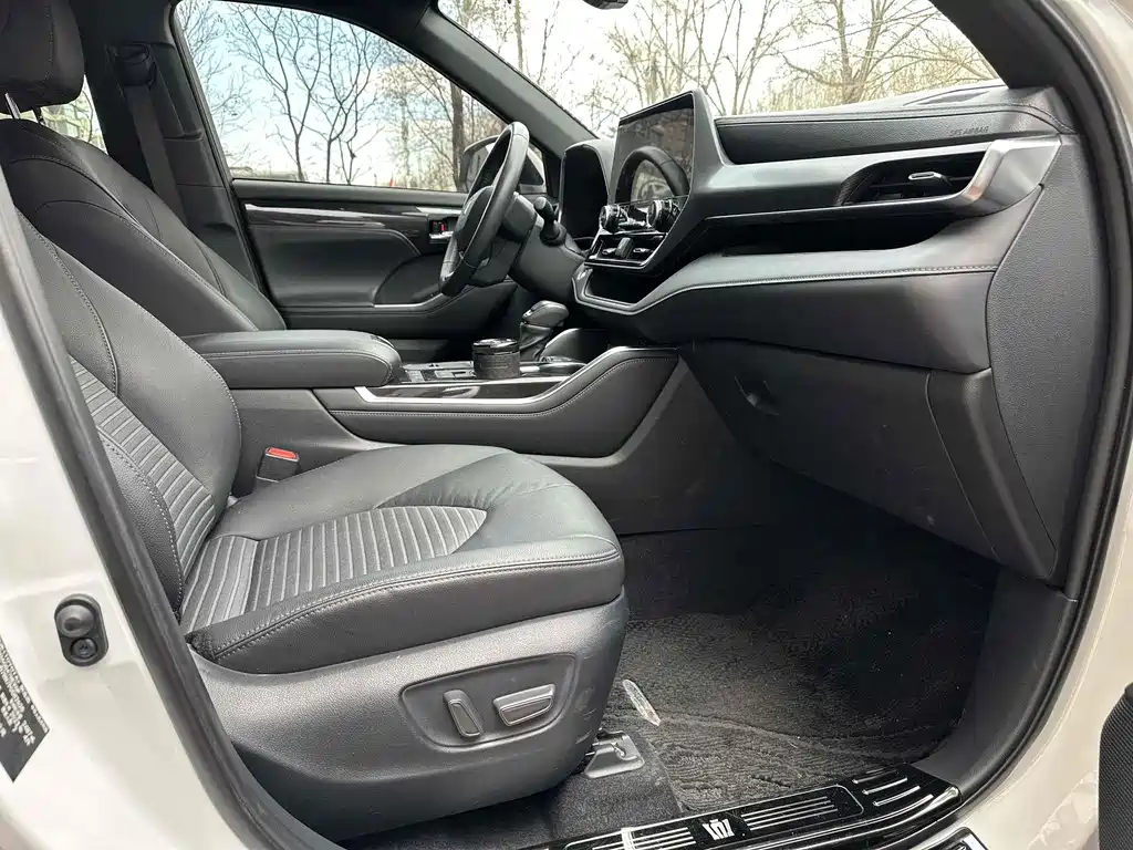Toyota Crown Kluger 2023 2.5L HEV AWD Premium Edition 2023 - thumbnail 10