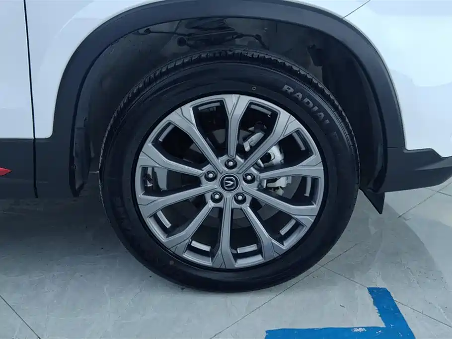 Changan Changan CS75 2023 Premium 1.5T DCT 2023 - thumbnail 6