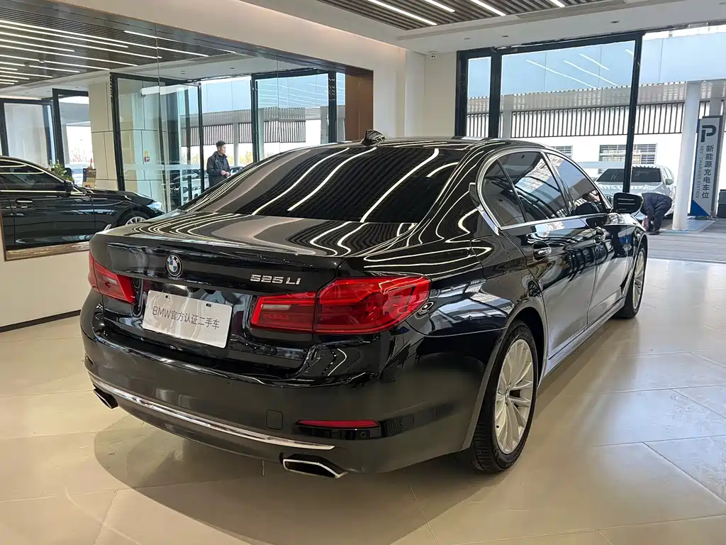 BMW BMW 5 Series 2018 525Li Luxury Package 2018 - thumbnail 4
