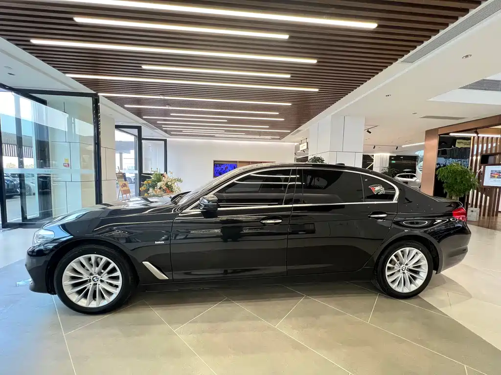 BMW BMW 5 Series 2018 525Li Luxury Package 2018 - thumbnail 6