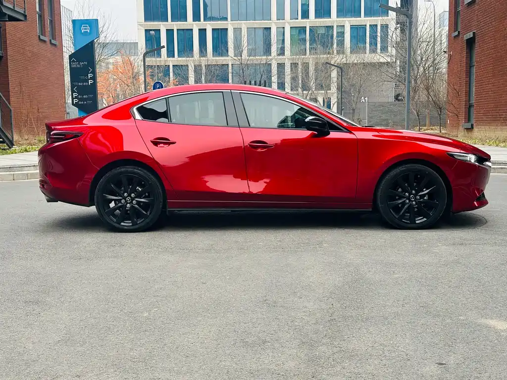 Mazda Mazda 3 Axela 2025 2.0L Automatic Premium Edition 2025 - thumbnail 4