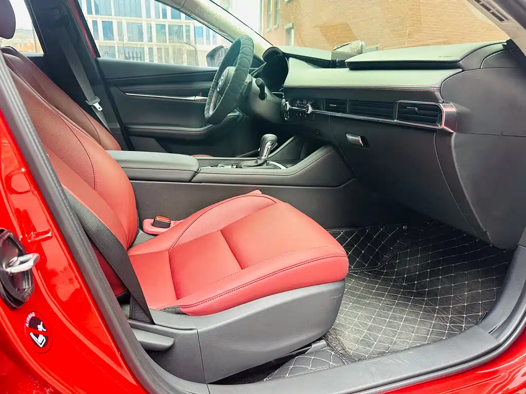 Mazda Mazda 3 Axela 2025 2.0L Automatic Premium Edition 2025 - thumbnail 14