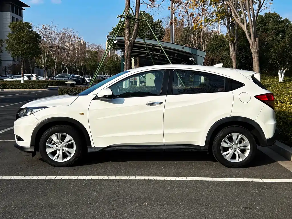 Honda Honda Vezel 2017 1.5L CVT 2WD Comfort Edition 2018 - thumbnail 4