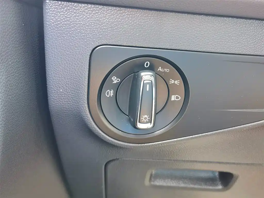 Volkswagen Tharu X 2021 330TSI Two-Wheel Drive Flagship Edition 2021 - thumbnail 27