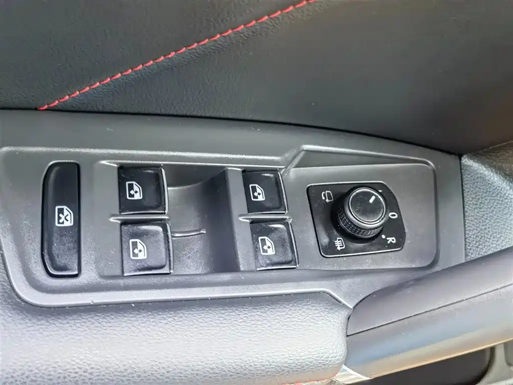 Volkswagen Tharu X 2021 330TSI Two-Wheel Drive Flagship Edition 2021 - thumbnail 28