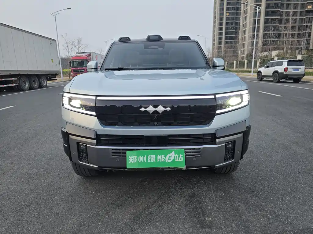 Fangchengbao Leopold 8 2025 Intelligent Courage Flagship 6-seater 2025 - thumbnail 2