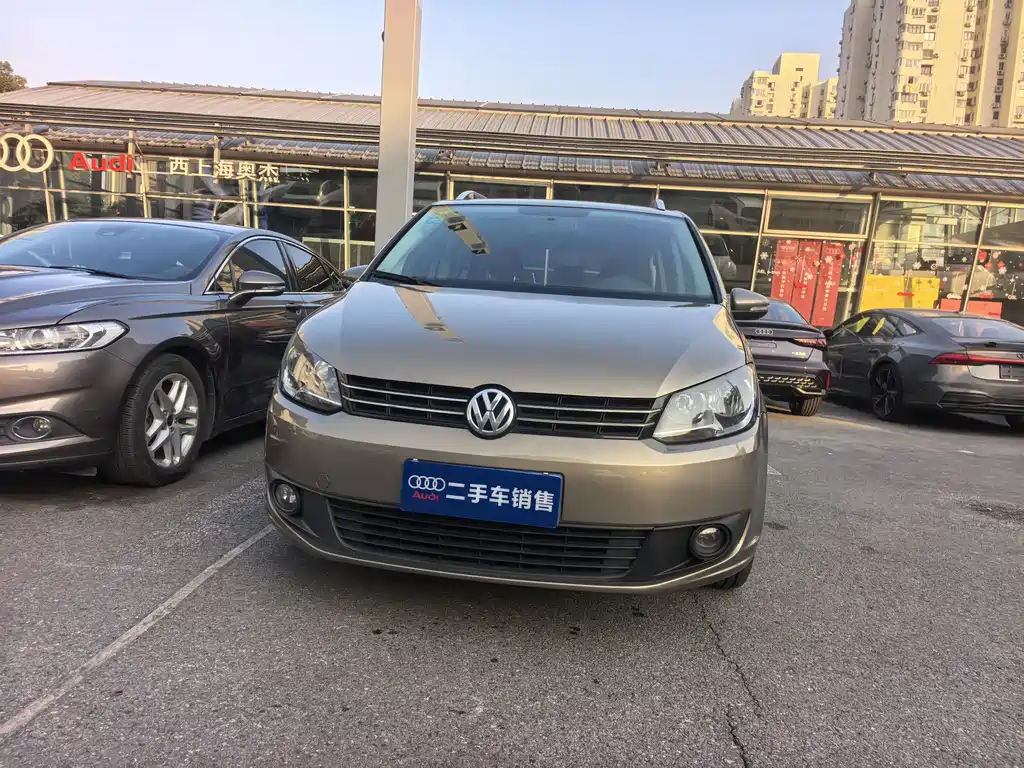 Volkswagen Volkswagen Touran 2015 1.4T Manual Style Edition 5-seater 2015 - thumbnail 2