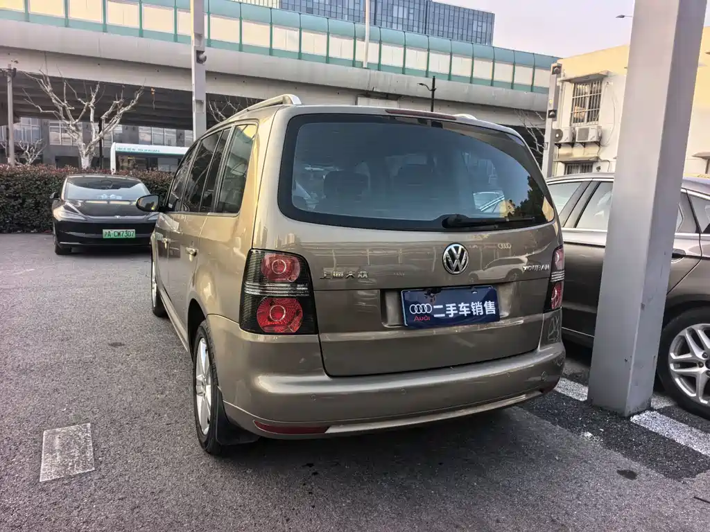 Volkswagen Volkswagen Touran 2015 1.4T Manual Style Edition 5-seater 2015 - thumbnail 6