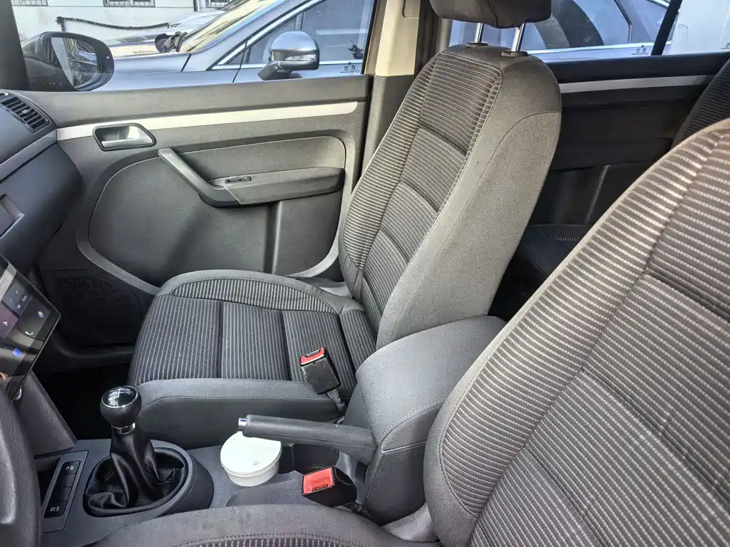 Volkswagen Volkswagen Touran 2015 1.4T Manual Style Edition 5-seater 2015 - thumbnail 8