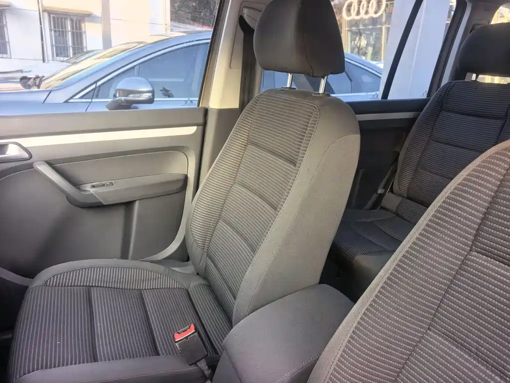 Volkswagen Volkswagen Touran 2015 1.4T Manual Style Edition 5-seater 2015 - thumbnail 10