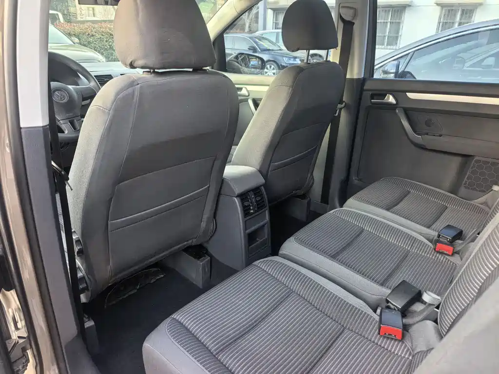 Volkswagen Volkswagen Touran 2015 1.4T Manual Style Edition 5-seater 2015 - thumbnail 13