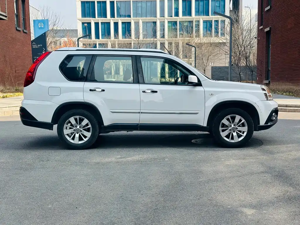Dongfeng Fengdu DFM Fengdu MX6 2016 2.0L CVT 2WD All-Round Edition 2016 - thumbnail 4