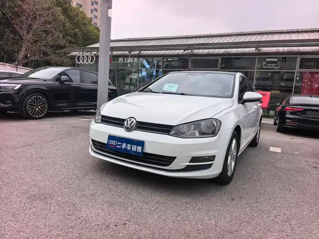 Volkswagen Volkswagen Golf 2015 1.6L Automatic Comfort Model 2015
