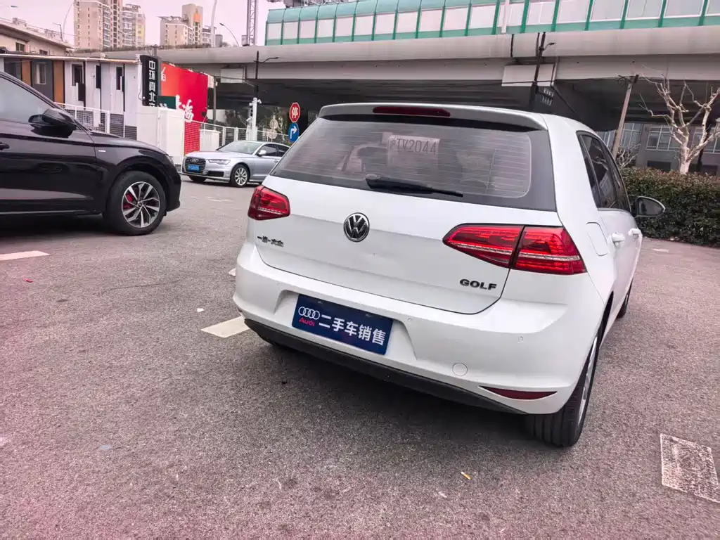 Volkswagen Volkswagen Golf 2015 1.6L Automatic Comfort Model 2015 - thumbnail 4