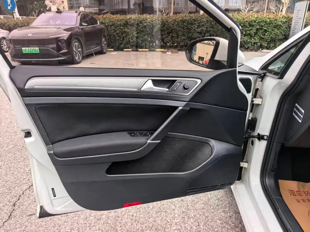 Volkswagen Volkswagen Golf 2015 1.6L Automatic Comfort Model 2015 - thumbnail 8