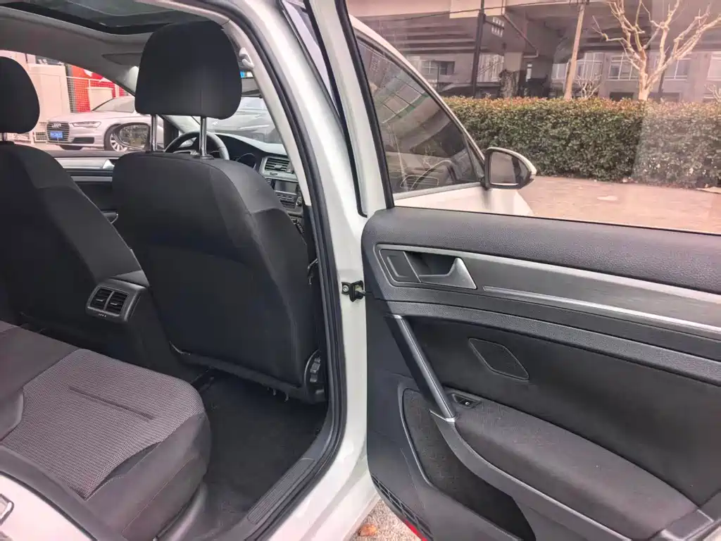 Volkswagen Volkswagen Golf 2015 1.6L Automatic Comfort Model 2015 - thumbnail 9