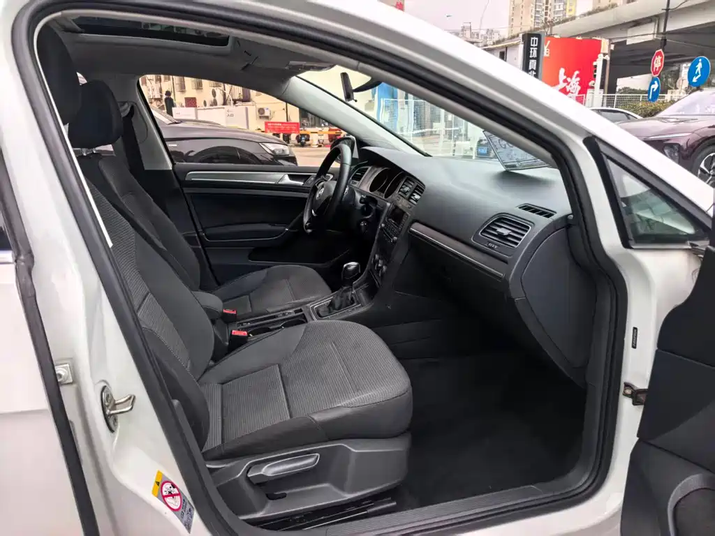 Volkswagen Volkswagen Golf 2015 1.6L Automatic Comfort Model 2015 - thumbnail 13