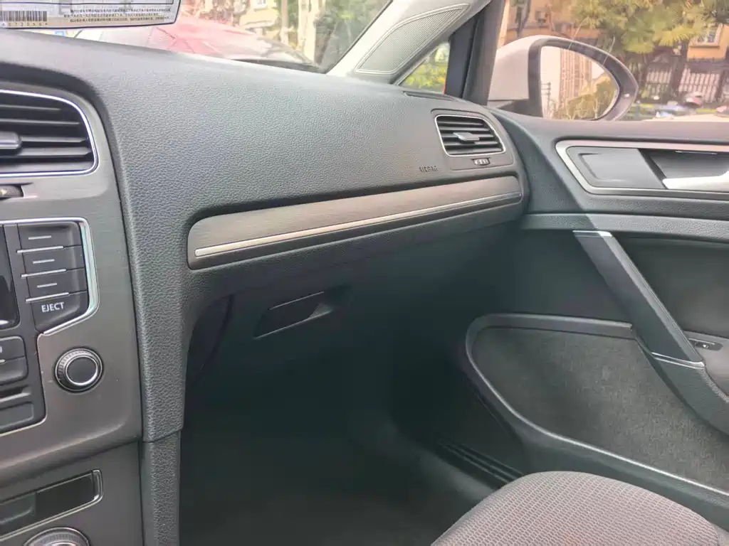 Volkswagen Volkswagen Golf 2015 1.6L Automatic Comfort Model 2015 - thumbnail 19