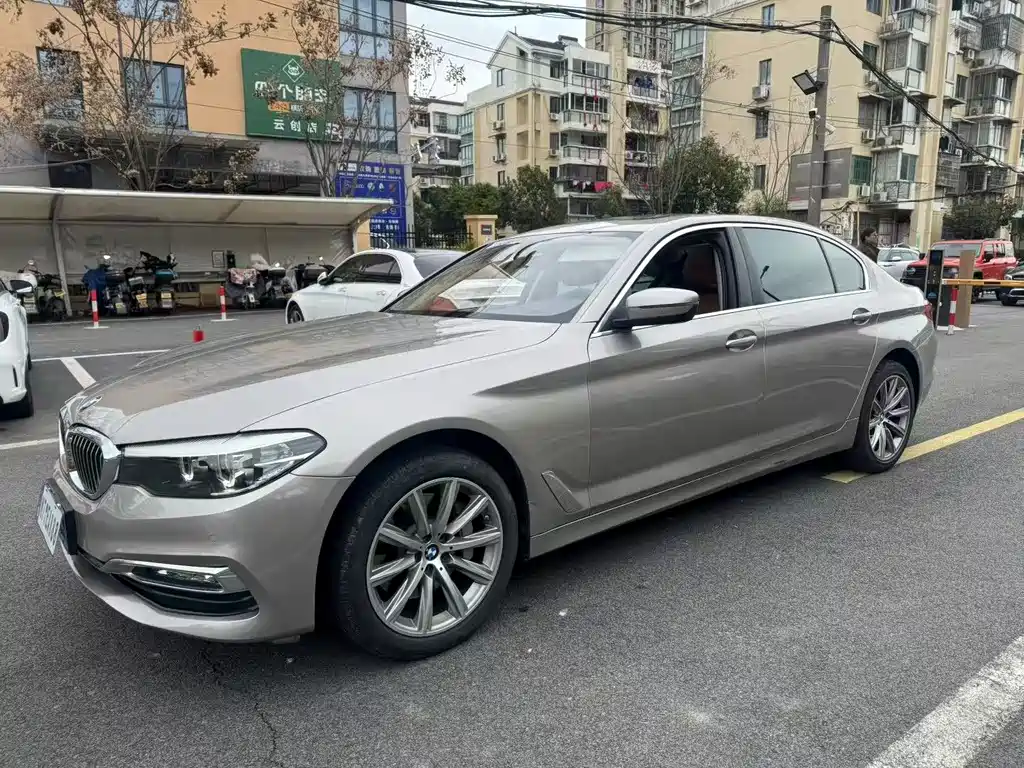 BMW BMW 5 Series 2018 528Li Special Edition 2018 - thumbnail 3