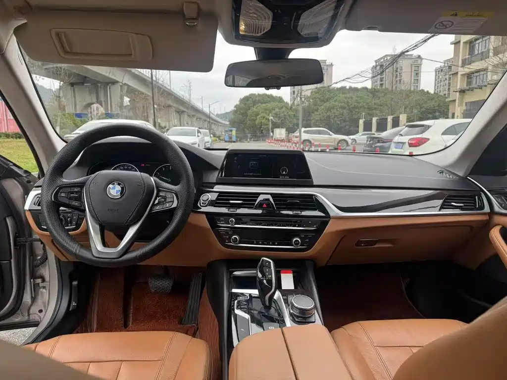 BMW BMW 5 Series 2018 528Li Special Edition 2018 - thumbnail 4