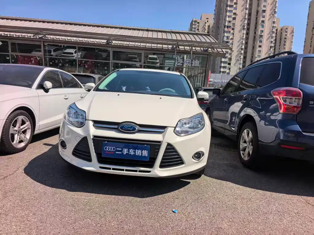 Ford Ford Focus 2012 Sedan 1.6L Automatic Comfort Edition 2013 - thumbnail 2