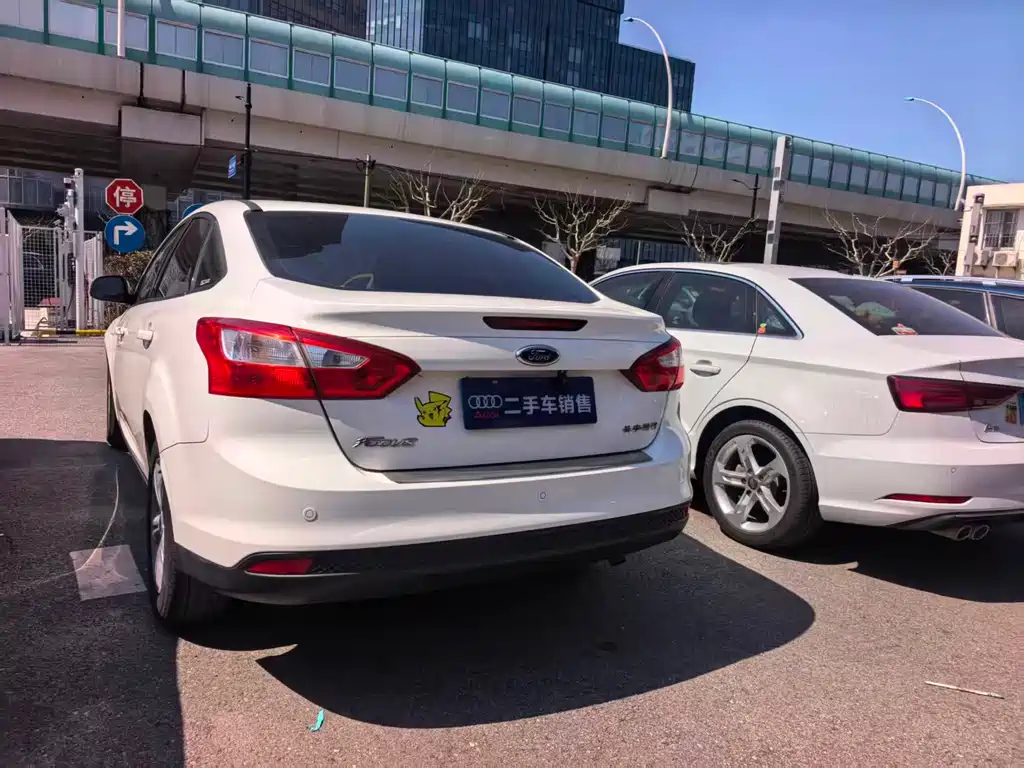 Ford Ford Focus 2012 Sedan 1.6L Automatic Comfort Edition 2013 - thumbnail 6