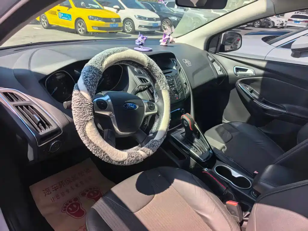 Ford Ford Focus 2012 Sedan 1.6L Automatic Comfort Edition 2013 - thumbnail 11