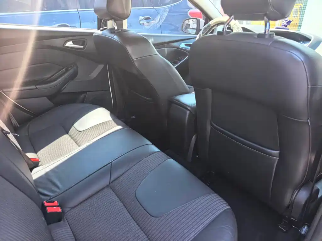 Ford Ford Focus 2012 Sedan 1.6L Automatic Comfort Edition 2013 - thumbnail 13
