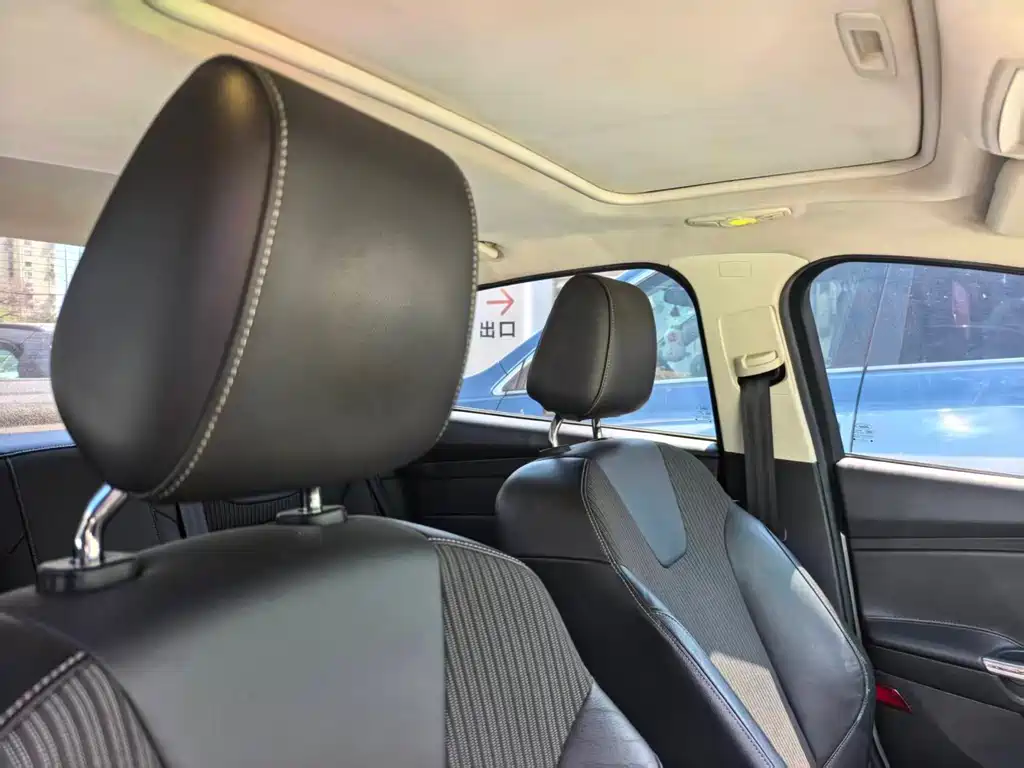 Ford Ford Focus 2012 Sedan 1.6L Automatic Comfort Edition 2013 - thumbnail 18