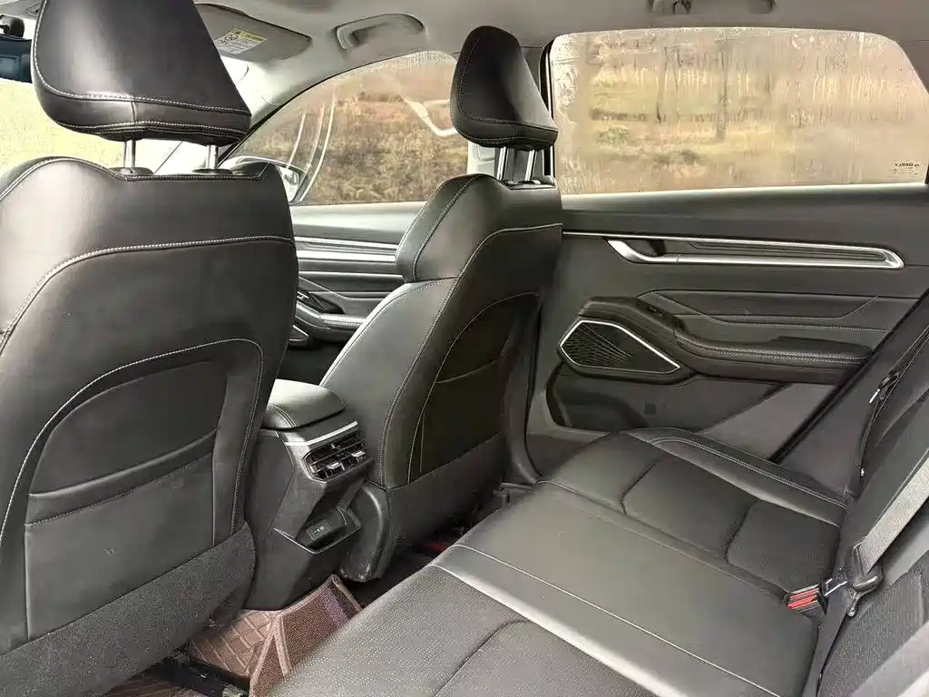 Geely Auto Geely Emgrand 2026 Model Year 4th Generation 4 Million Anniversary Edition 1.5L CVT Premium 2025 - thumbnail 6