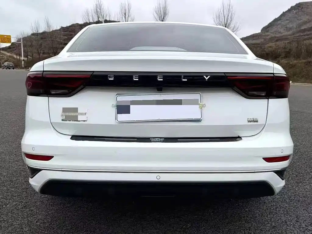 Geely Auto Geely Emgrand 2026 Model Year 4th Generation 4 Million Anniversary Edition 1.5L CVT Premium 2025 - thumbnail 8