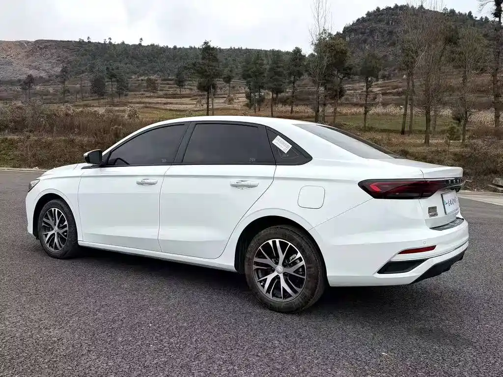 Geely Auto Geely Emgrand 2026 Model Year 4th Generation 4 Million Anniversary Edition 1.5L CVT Premium 2025 - thumbnail 9