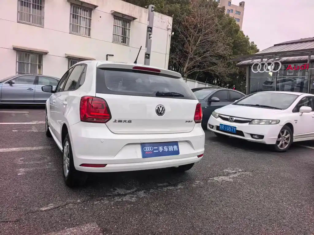 Volkswagen Volkswagen Polo 2014 1.4L Manual Trend Edition 2015 - thumbnail 6