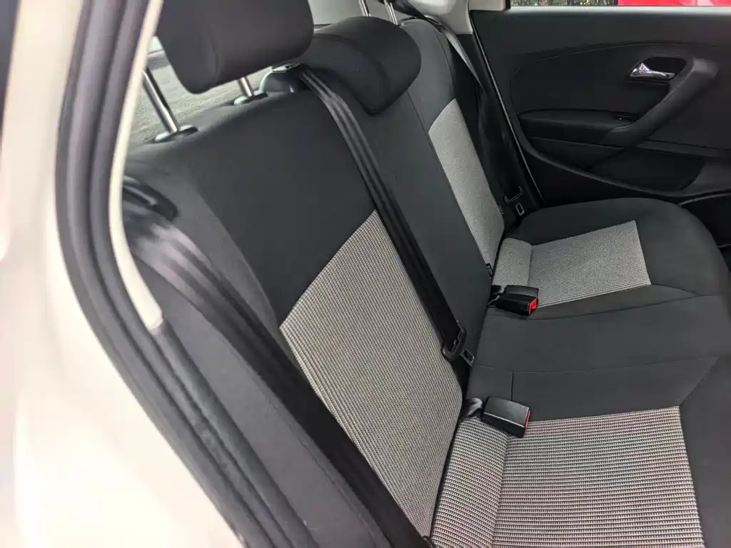 Volkswagen Volkswagen Polo 2014 1.4L Manual Trend Edition 2015 - thumbnail 11