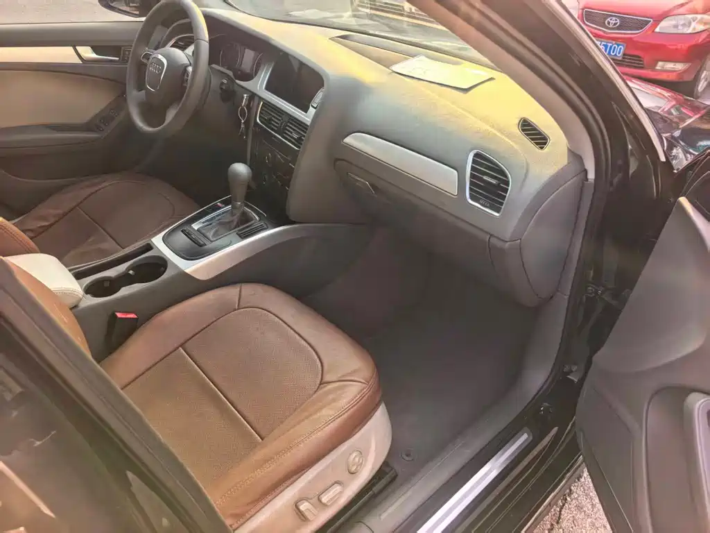 Audi Audi A4L 2012 2.0 TFSI Automatic Comfort Model 2012 - thumbnail 9