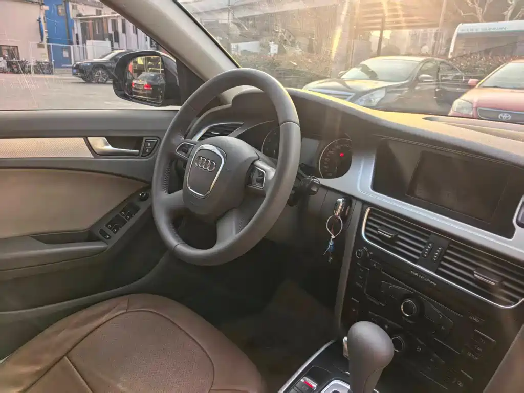 Audi Audi A4L 2012 2.0 TFSI Automatic Comfort Model 2012 - thumbnail 13