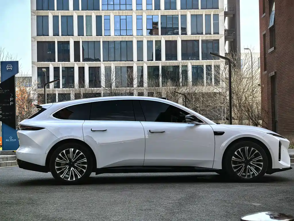 NIO NIO ET5T 2025 75kWh Touring 2025 - thumbnail 4